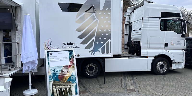 POL-GF: Infomobil des Deutschen Bundestages - Foto: presseportal.de