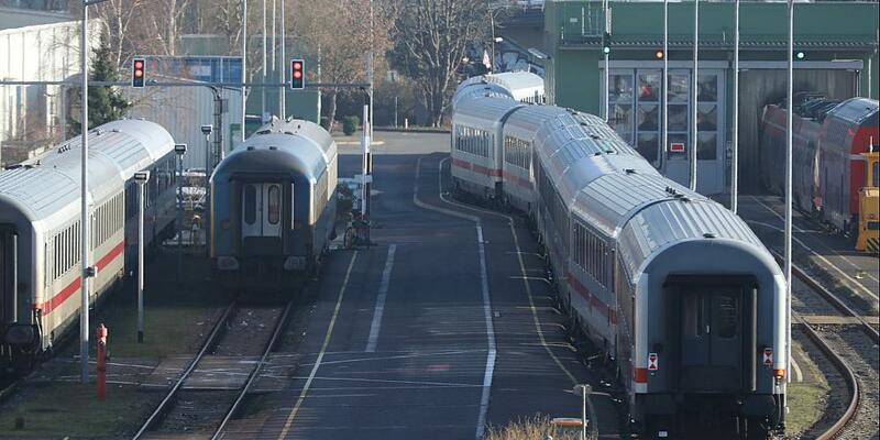 Züge auf dem Abstellgleis (Archiv) - Foto: über dts Nachrichtenagentur