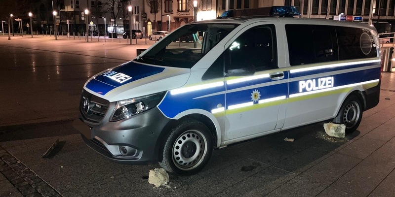 BPOL-KL: Bundespolizeifahrzeug am Bahnhof Worms mutwillig beschädigt - Foto: presseportal.de