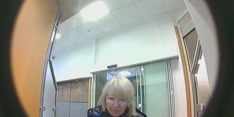 POL-NK: Öffentlichkeitsfahndung nach Diebstahl am Bankautomaten - Foto: presseportal.de