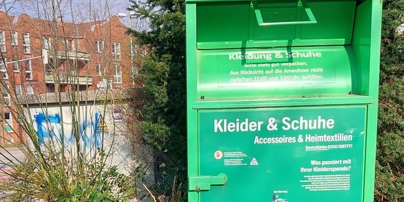 POL-SE: Elmshorn - Polizei sucht Zeugen - Unzulässige Müllablagerung von zwei 10-Liter Kanistern - Foto: presseportal.de