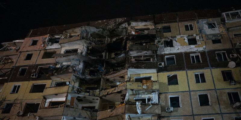 Die Industriestadt Krywyj Rih im Süden der Ukraine ist immer wieder Ziel russischer Luftangriffe. (Archivbild) - Foto: Alex Babenko/AP/dpa