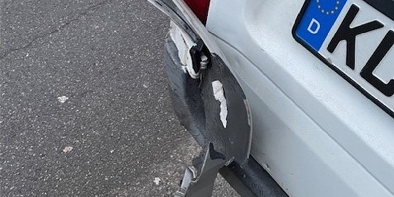 POL-PPWP: Parkendes Auto gerammt und weitergefahren - Foto: presseportal.de
