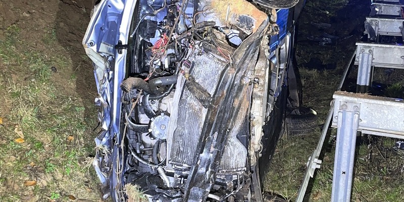 API-TH: Pkw überschlägt sich mehrfach - Foto: presseportal.de