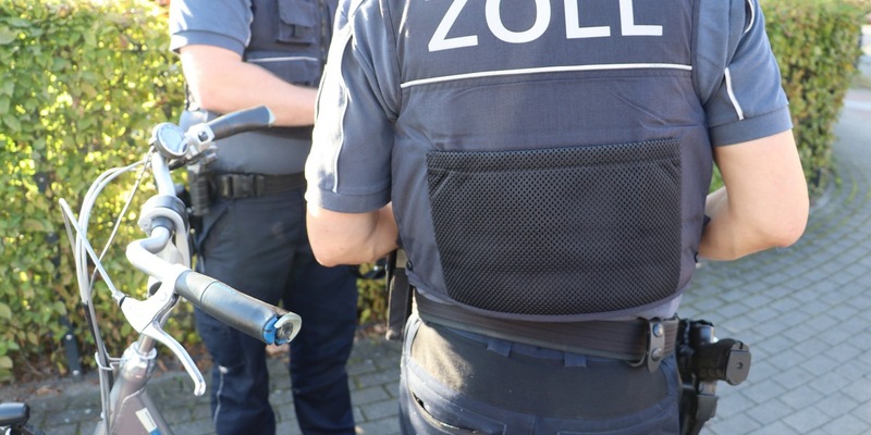 HZA-MS: Zoll stoppt Fahrrad-Drogenkurier bei Gronau / Schmuggel von gut 180 g Heroin und 100 g Streckmittel vereitelt - Mann in U-Haft - Foto: presseportal.de