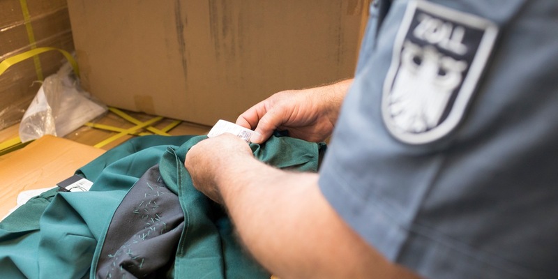 HZA-LA: Weltverbrauchertag am 15. März 2024 - Hauptzollamt Landshut leistet einen wichtigen Beitrag zum Schutz der Bürgerinnen und Bürger - Foto: presseportal.de