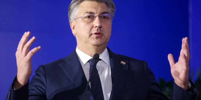 Nach Ansicht von Kritikern will Premierminister Andrej Plenkovic die Parlamentswahl vorziehen, weil er befürchtet, dass die Beliebtheit seiner Mitte-Rechts-Partei HDZ bis zum Herbst weiter sinkt. - Foto: Armin Durgut/AP/dpa