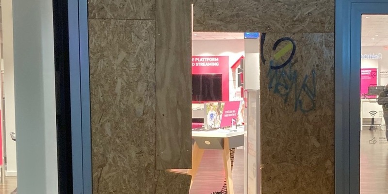 POL-HA: Blitzeinbruch in Elektronikgeschäft in der Innenstadt - Drei Tatverdächtige auf der Flucht gestellt und vorläufig festgenommen - Foto: presseportal.de