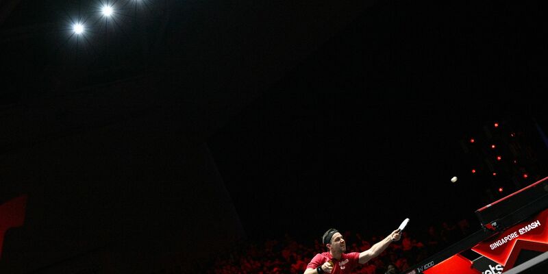 Musste sich beim Grand-Smash-Turnier in Singapur im Viertelfinale geschlagen geben: Timo Boll. - Foto: Then Chih Wey/XinHua/dpa