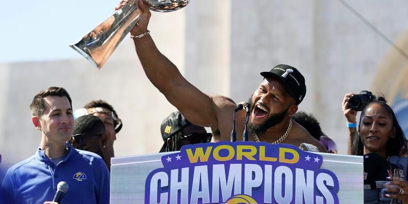 Aaron Donald beendet überraschend seine Karriere. - Foto: Marcio Jose Sanchez/AP/dpa