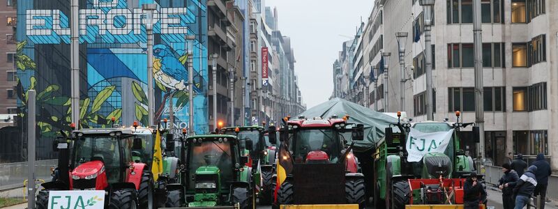 Bauernprotest in Brüssels EU-Viertel. - Foto: Benoit Doppagne/Belga/dpa