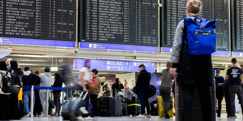 Mit den Warnstreiks der Luftsicherheitskräfte wollte Verdi vor der nächsten Verhandlungsrunde am 20. März den Druck auf die Arbeitgeber erhöhen. - Foto: Lando Hass/dpa