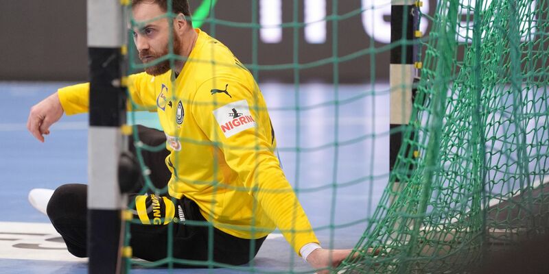 Deutschlands Torwart Andreas Wolff am Boden. - Foto: Marcus Brandt/dpa