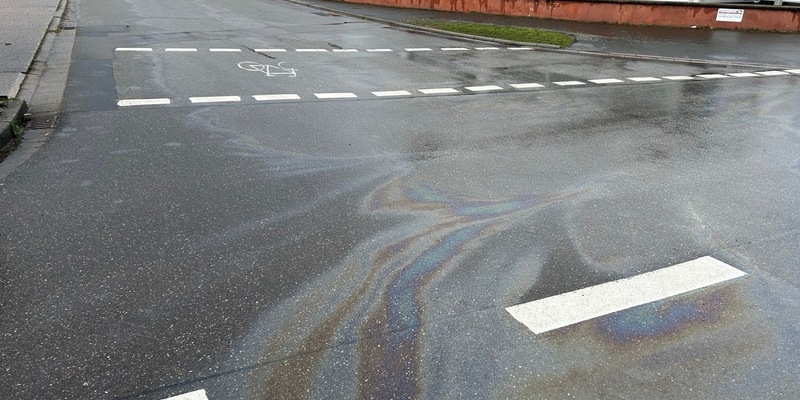 POL-PDLD: Fahrbahn durch Kraftstoff verunreinigt - Foto: presseportal.de