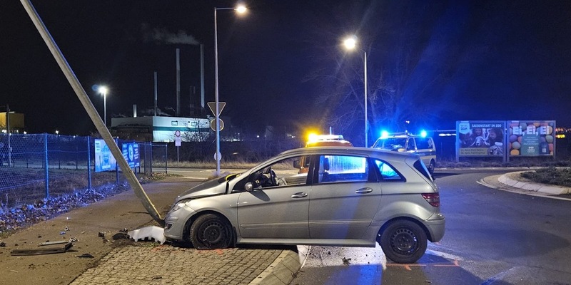 LPI-EF: Verkehrsunfall unter Alkohol und Drogen - Foto: presseportal.de