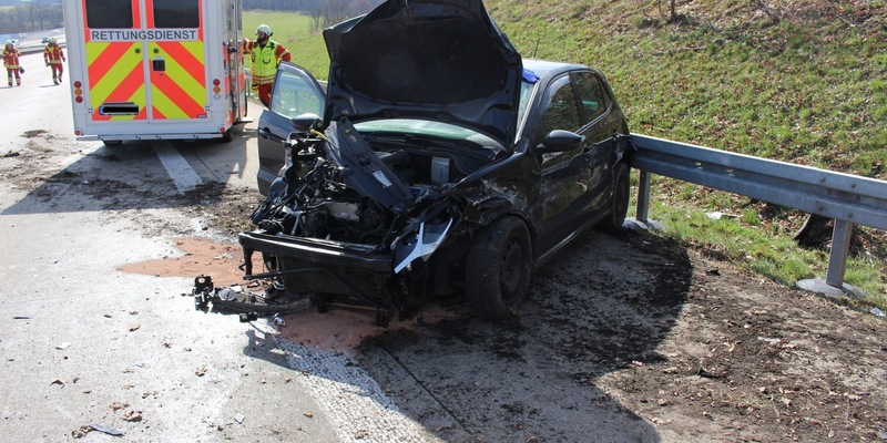 API-TH: Mehrere verletzte Personen nach Unfall auf der Autobahn 9 - Foto: presseportal.de