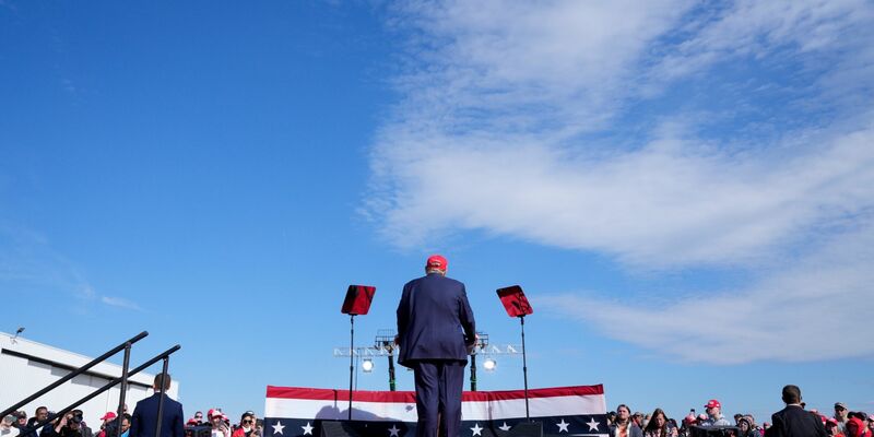 Die Kautionsfrist läuft ab, aber Donald Trump kann sehr wahrscheinlich nicht bezahlen. - Foto: Jeff Dean/AP/dpa