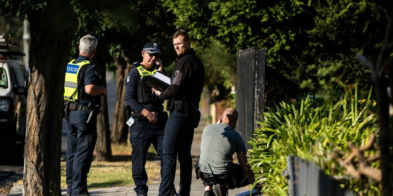 Die Polizei riegelte die Fundstelle der Leiche im Vorort Preston in Melbourne ab. - Foto: Diego Fedele/AAP/dpa