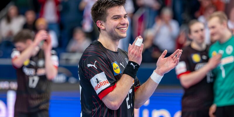 Handball-Nationalspieler Renars Uscins freut sich auf Olympia. - Foto: David Inderlied/dpa