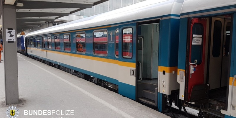 Bundespolizeidirektion München: Körperverletzung im Zug / Frau schlägt Reisende - Foto: presseportal.de