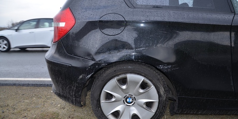 POL-HF: Volvo und Audi stoßen zusammen - Zwei Personen leicht verletzt - Foto: presseportal.de