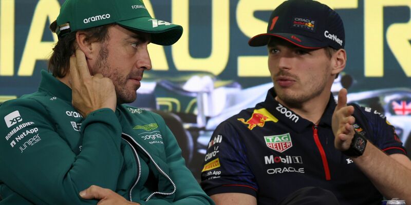 Fernando Alonso und Max Verstappen sind keine Fans vom XXL-Kalender der Formel 1. - Foto: Asanka Brendon Ratnayake/AP/dpa