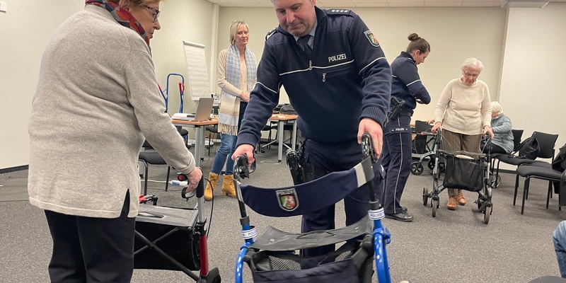 POL-DO: Polizei und Volkshochschule bieten wieder ein Rollatortraining in Dortmund an - Foto: presseportal.de