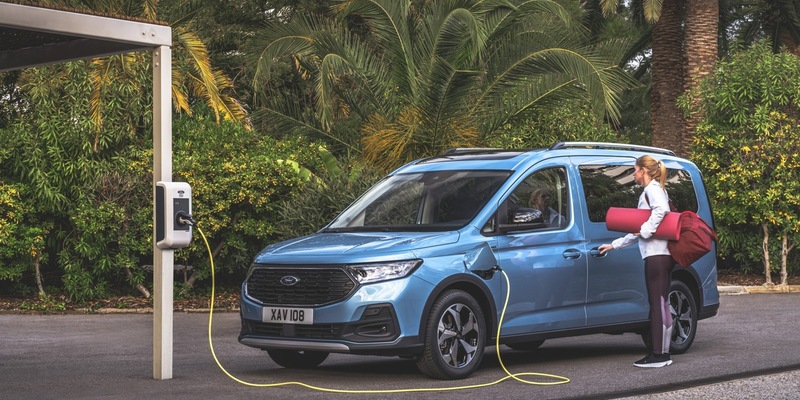 Ford Tourneo Connect PHEV: Elektrifizierter Plug-inHybridantrieb macht den Familienfreund noch attraktiver - Foto: presseportal.de