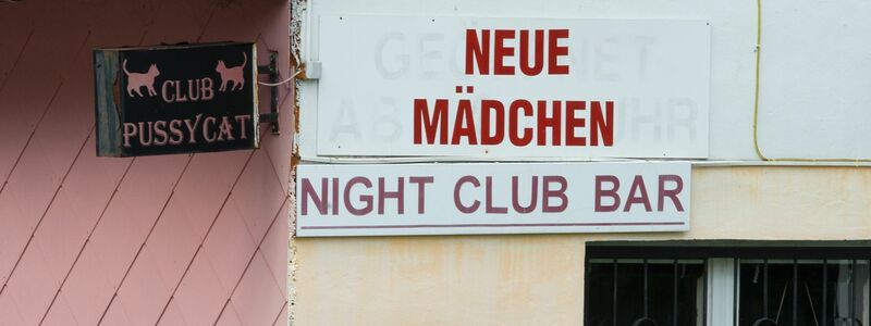 Ein Nachtclub in Horni Vltavice (Tschechien) nahe der deutsch-tschechischen Grenze. - Foto: Armin Weigel/dpa