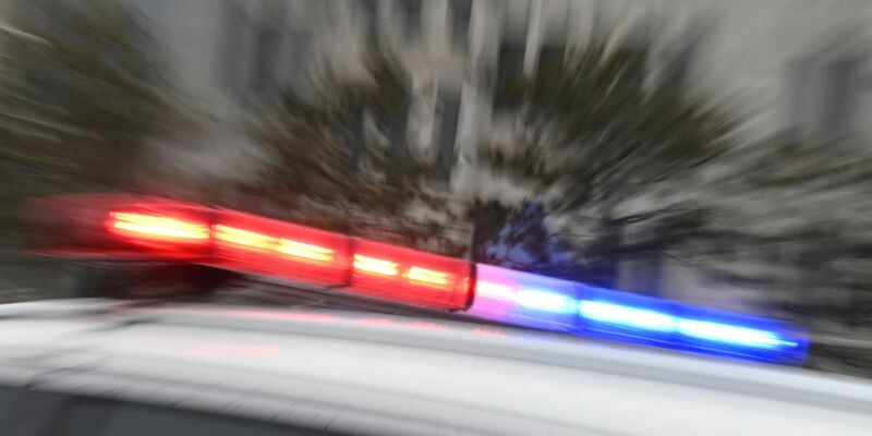 Die Rettungskräfte haben die Verletzten in umliegende Krankenhäuser gebracht. - Foto: Johannes Neudecker/dpa