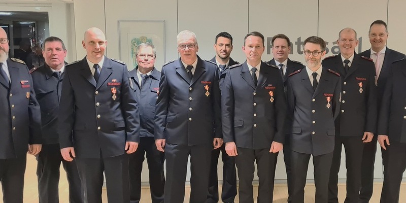 FW-OE: Jubilarehrung bei der Olper Feuerwehr - Foto: presseportal.de