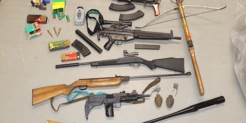 ZOLL-E: Erfolg für Gemeinsame Ermittlungsgruppe Rauschgift aus Münster - Cannabis, Bargeld und Waffen im Wert von über einer halben Million Euro beschlagnahmt - zwei Tatverdächtige in Untersuchungshaft - Foto: presseportal.de