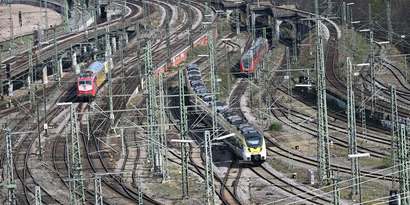 Die Gleisfläche des milliardenschweren Bahnprojekts Stuttgart 21, bei der der Stuttgarter Hauptbahnhof unter die Erde verlegt werden soll. - Foto: Bernd Weißbrod/dpa