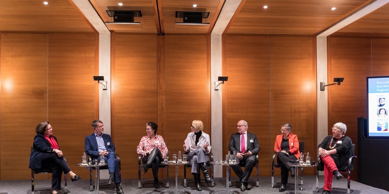 Parlamentarischer Abend: Deutschland braucht eine Menopause-Strategie - England macht es vor! - Foto: presseportal.de