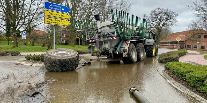 FW-OLL: 18.000l Gülle fluten Dorfstraße in Huntlosen - Foto: presseportal.de