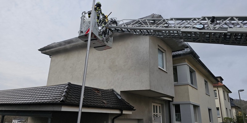 FW-AR: SCHNELLER EINSATZ VERHINDERT GRÖSSEREN SCHADEN: FEUERWEHR LÖST BRAND IN ARNSBERG - Foto: presseportal.de