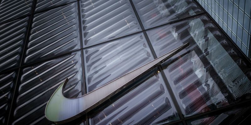 Der US-Sportartikelhersteller Nike wird die deutsche Fußball-Nationalmannschaft ab 2027 ausstatten. - Foto: Michael Kappeler/dpa