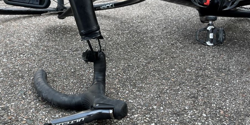 POL-PDLD: St. Martin - Vorrang von Rennradfahrer missachtet - Foto: presseportal.de