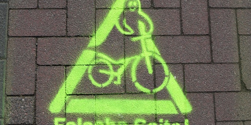 POL-ST: Greven, mit Sprühschablonen gegen Geisterradler - Foto: presseportal.de