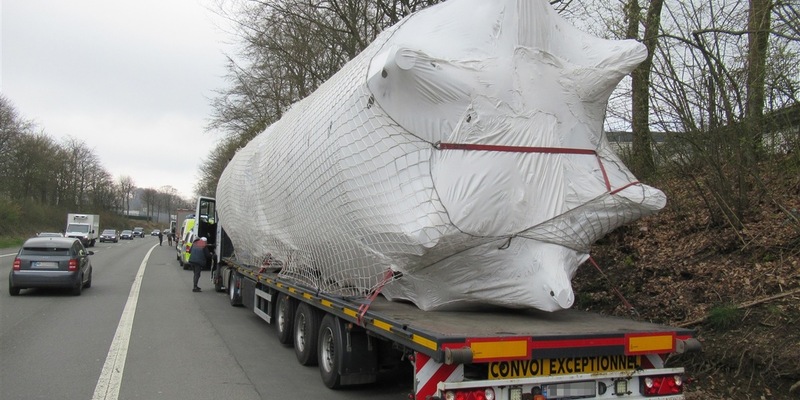 POL-MK: Schwer daneben: Kontrolle eines nicht genehmigten Schwertransports - Foto: presseportal.de
