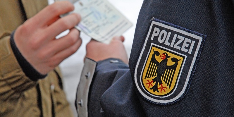 Bundespolizeidirektion München: 874 Tage ins Gefängnis / Bundespolizei verhaftet Polen nahe Weyarn - Foto: presseportal.de