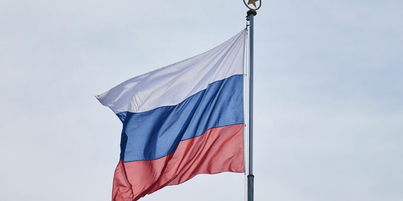 Ein russisches Flugzeug ist abgestürzt. (Symbolbild) - Foto: Annette Riedl/dpa