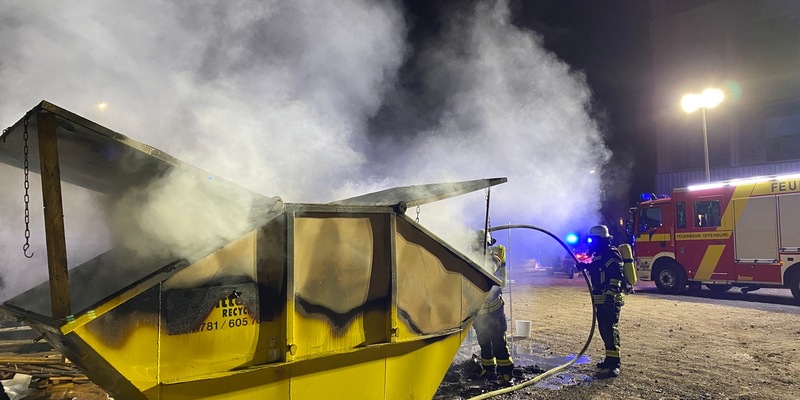 FW-OG: Bauschuttcontainer brennt aus - Foto: presseportal.de