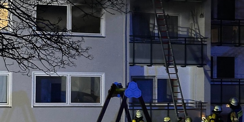 FW Menden: Brandeinsatz in Menden fordert rund 100 Einsatzkräfte - Foto: presseportal.de