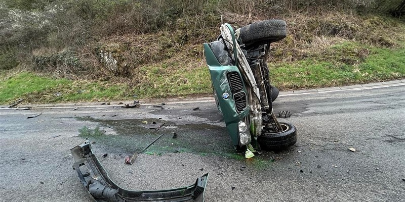 POL-PDKL: Pkw überschlägt sich, Fahrer verletzt - Foto: presseportal.de