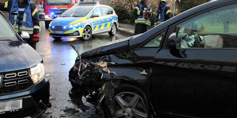 POL-MI: Frontalzusammenstoß auf der Berliner Straße - Foto: presseportal.de