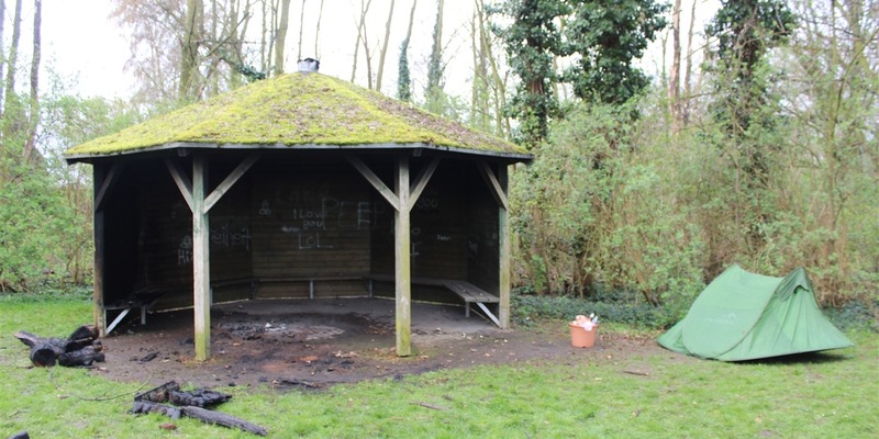 POL-NE: Lagerfeuer beschädigt Grillhütte - Foto: presseportal.de