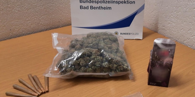 BPOL-BadBentheim: Marihuana im Hosenbund und unter Drogeneinfluss Auto gefahren - Foto: presseportal.de