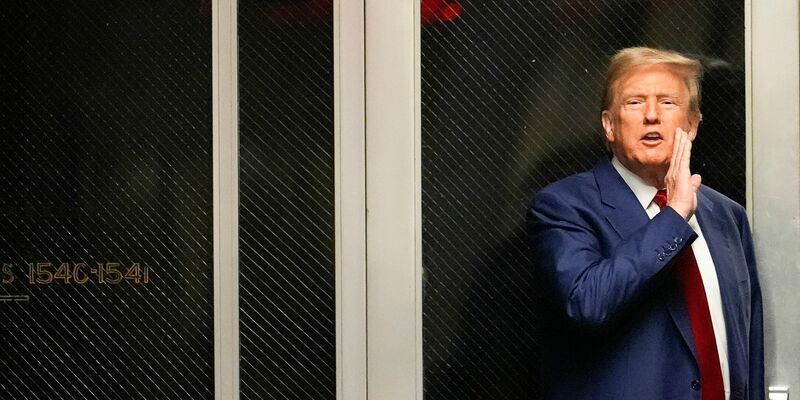 Der ehemaliger US-Präsident Donald Trump muss seine Strafe erst später zahlen. - Foto: Mary Altaffer/AP Pool/dpa