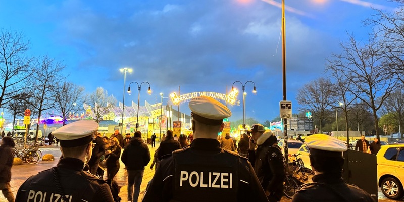BPOL-HB: Für sichere Besuche der Bremer Osterwiese: Kontrollen der Bundespolizei am Hauptbahnhof - Foto: presseportal.de